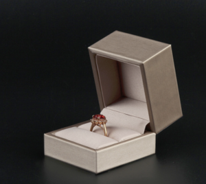 custom luxury paper velvet jewelry box with insert earring ring packaging Gift box